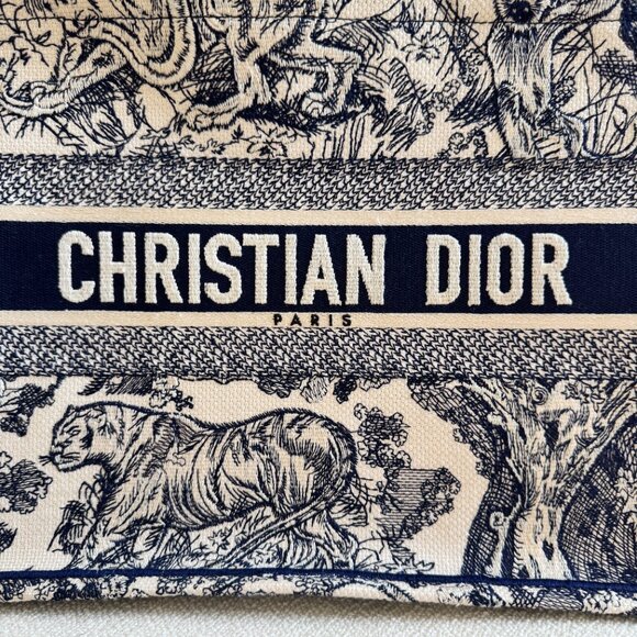 Medium Dior Toile De Jouy Book Tote - Picture 6 of 15